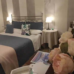 Casa Mac & Rose Bed & Breakfast